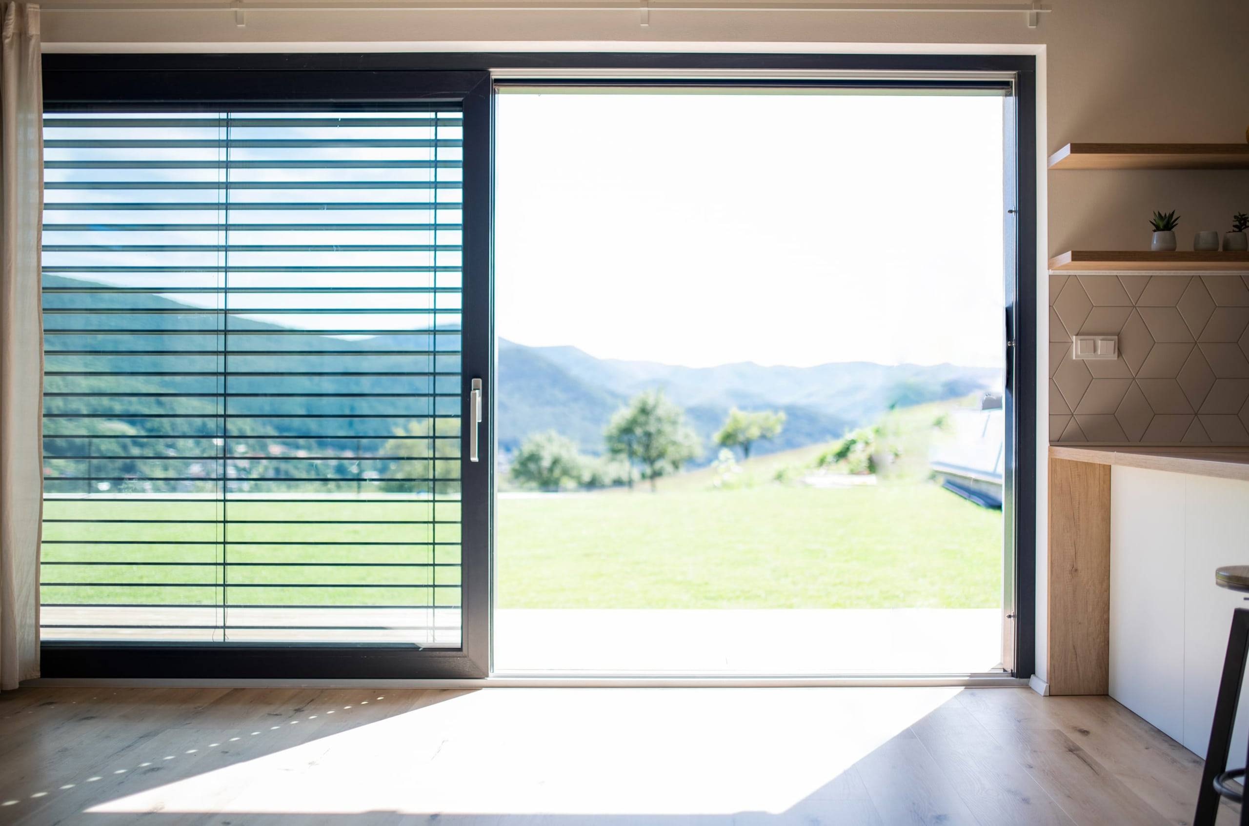 Fenêtres levantes-coulissantes sur-mesure - Pose et installation en Alsace