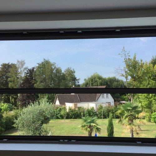 Moustiquaires verticales sur-mesure - Pose et installation en Alsace