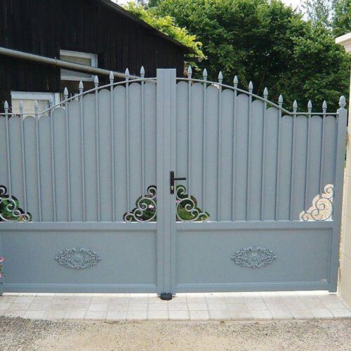 Portail battant sur-mesure - Pose et installation en Alsace