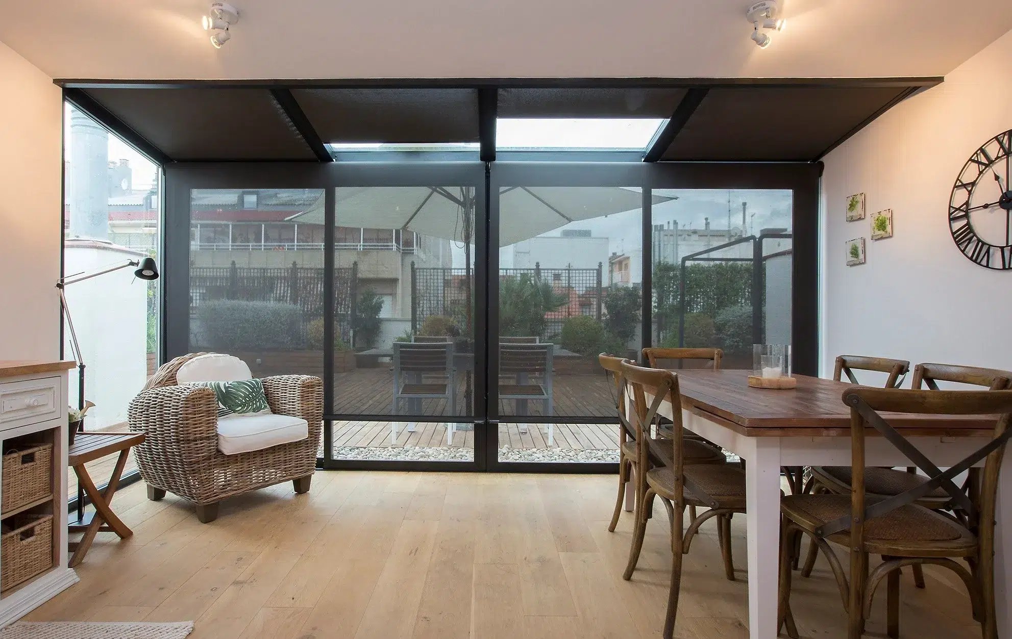Stores sous-toiture sur-mesure - Pose et installation en Alsace